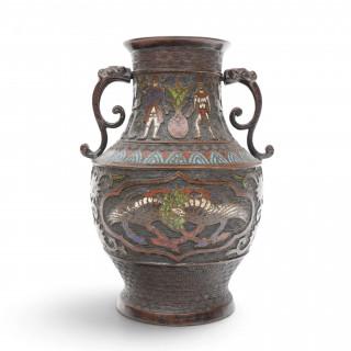 Japan, een bronzen cloisonné vaas, 20e eeuw – kavel bij Veilinggebouw De Zwaan, Amsterdam