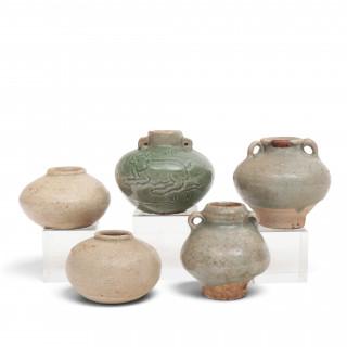 China and Southeast Asia, a collection of celadon-glazed jarlets, ca. Song – Ming dynasties (960-1644) – kavel bij Veilinggebouw De Zwaan, Amsterdam