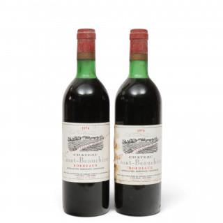 Twee flessen wijn, rood, Bordeaux, Chateau Cazat-Beuchène, 1976 – kavel bij Veilinggebouw De Zwaan, Amsterdam