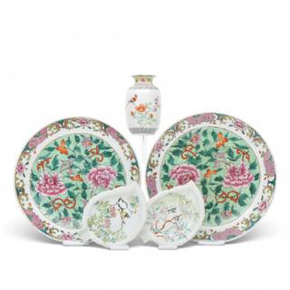 China, a collection of famille rose porcelain, 20th century – kavel bij Veilinggebouw De Zwaan, Amsterdam