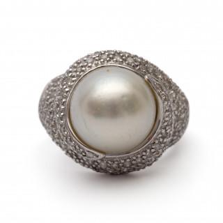 A pearl and diamond ring – kavel bij Veilinggebouw De Zwaan, Amsterdam