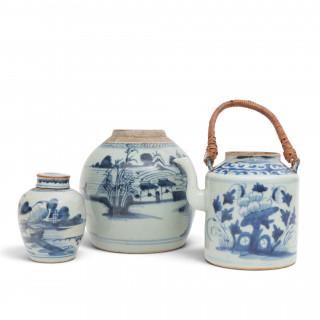 China, three blue and white porcelain jars, 19th century and later – kavel bij Veilinggebouw De Zwaan, Amsterdam