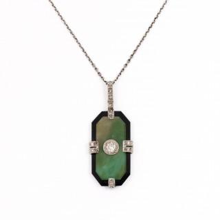 An Art Deco octagonal jade and diamond pendant – kavel bij Veilinggebouw De Zwaan, Amsterdam