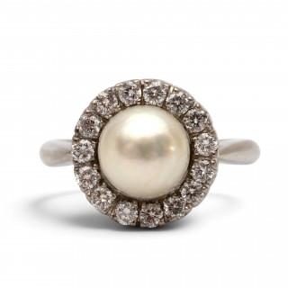 A pearl and diamond cluster ring – kavel bij Veilinggebouw De Zwaan, Amsterdam