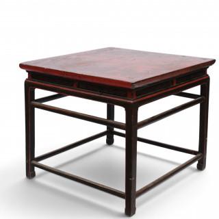 China ,op zwart fond rood laqué houten tafel, 19e eeuw – kavel bij Veilinggebouw De Zwaan, Amsterdam