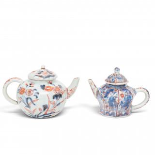 China, two Imari porcelain teapots and covers, 18th century – kavel bij Veilinggebouw De Zwaan, Amsterdam