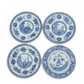 China, a set of three blue and white porcelain plates and a single plate, 18th century – kavel bij Veilinggebouw De Zwaan, Amsterdam