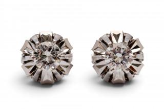 A pair of diamond solitair earrings – kavel bij Veilinggebouw De Zwaan, Amsterdam