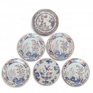 China, a small collection of Imari and famille rose plates, 18th century – kavel bij Veilinggebouw De Zwaan, Amsterdam