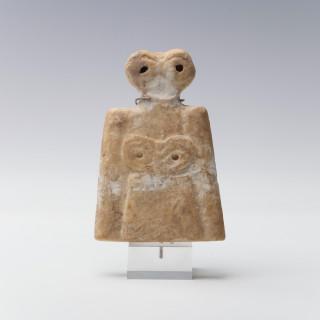 Syria, a marbel Tell Brak eye-idol of a mother with child, ca. 3500 BCE – kavel bij Veilinggebouw De Zwaan, Amsterdam