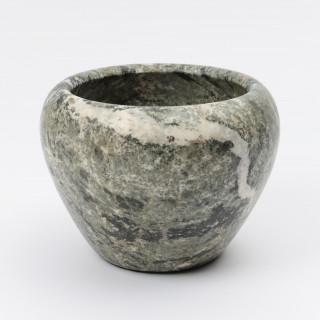 Egypt, a green serpentine pot, Early Dynastic Period, ca. 2960-2649 – kavel bij Veilinggebouw De Zwaan, Amsterdam