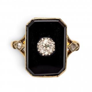A diamond and onyx ring – kavel bij Veilinggebouw De Zwaan, Amsterdam