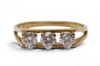 A diamond three stone ring – kavel bij Veilinggebouw De Zwaan, Amsterdam