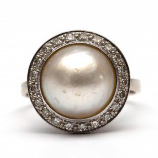 A pearl and diamond cluster ring – kavel bij Veilinggebouw De Zwaan, Amsterdam