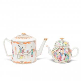 China, a famille rose and a Canton famille rose porcelain teapot, 19th century – kavel bij Veilinggebouw De Zwaan, Amsterdam