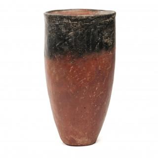 Egypt, an red terracotta black topped jar, Naqada I, ca. 3800-3500 BCE – kavel bij Veilinggebouw De Zwaan, Amsterdam