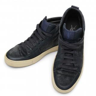 Yves Saint Laurent blue suede sneakers, circa 00s – kavel bij Veilinggebouw De Zwaan, Amsterdam