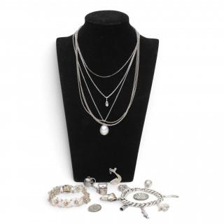 Diverse sieraden – kavel bij Veilinggebouw De Zwaan, Amsterdam