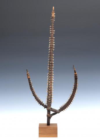 5637
